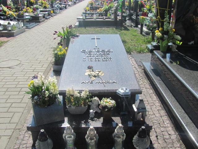 Grób Tomasz Cisiecki