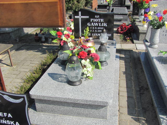 Grób Piotr Gawlik