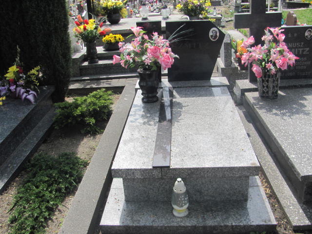 Grób Mieczysław  - PO EKSHUMACJI Szmitz 