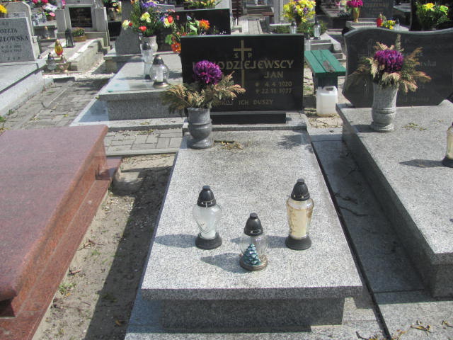 Grób Alina Lichodziejewska