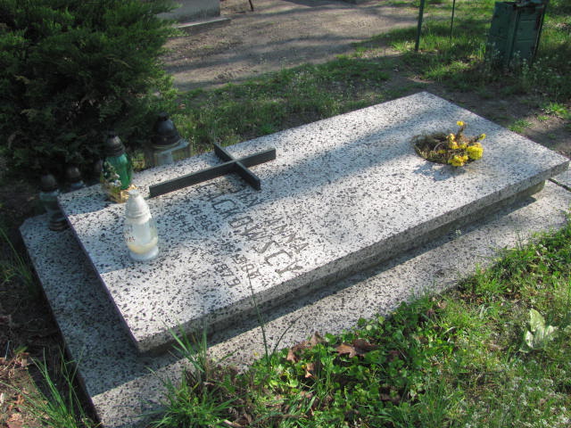 Grób JANINA MIZINIAK