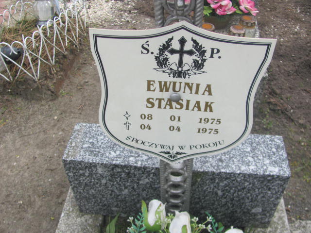 Ewa Stasiak 1975 Kluczbork - Grobonet - Wyszukiwarka osób pochowanych